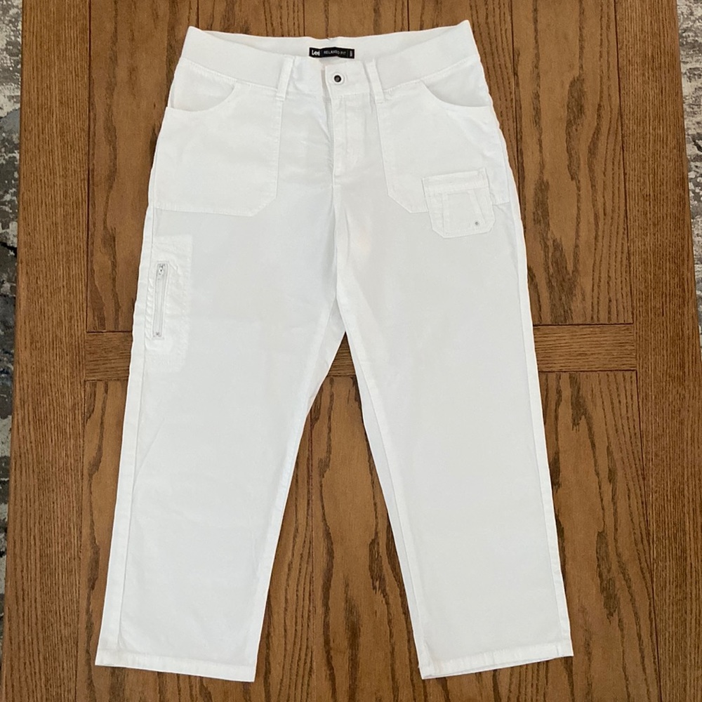 NEW! LEE Relaxed Fit White Capris ~ 8 Petite